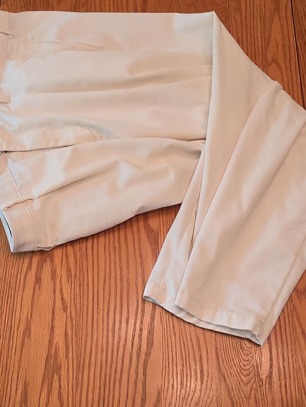 Apt. 9 Men's Chino Pants in Light Tan